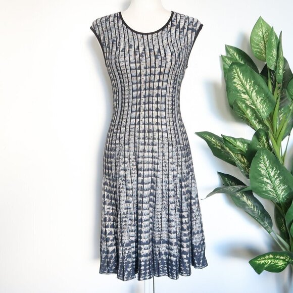 NIC + ZOE Black Grey Blue Navy Knit Sleeveless Fit & Flare Elastic Tank Dress SP - Picture 2 of 10